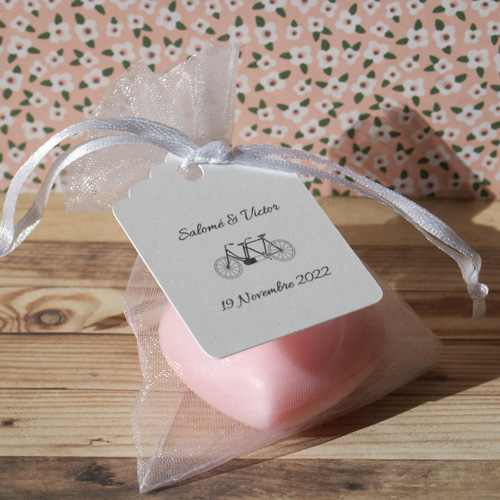 savon avec pochette et étiquette personnalisée