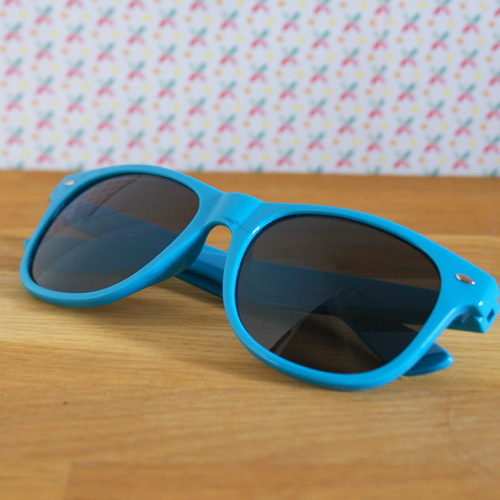 Paire de Lunettes de soleil bleues