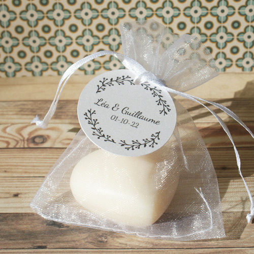 savon avec pochette et étiquette ronde personnalisée